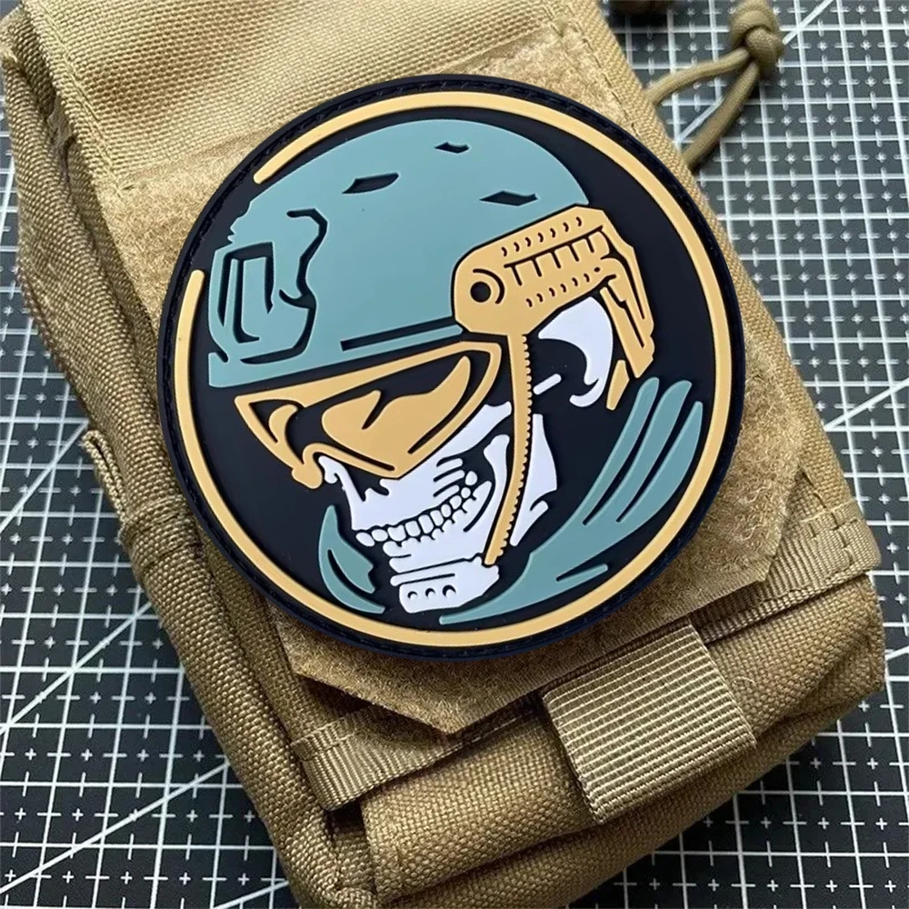 Parche táctico de calavera de piloto de combate, parches de gancho y bucle de PVC, insignia de moral, brazalete del ejército militar, pegatinas para mochila - imagen 2