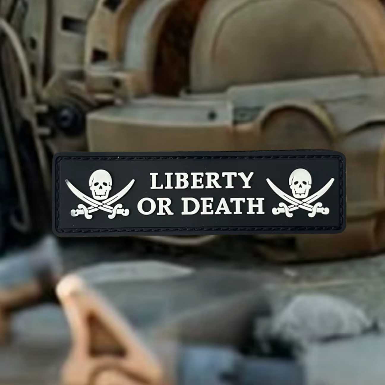Parches tácticos PVC Jolly Roger Liberty or Death para ropa - imagen 5