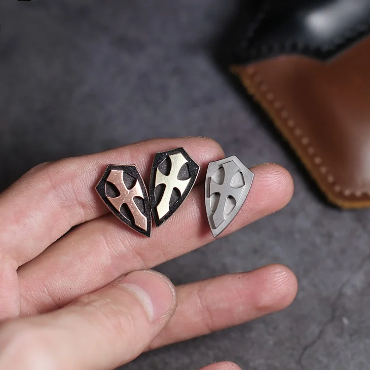 Edc Crusader Area 9 tornillos de abrazadera trasera, aleación de titanio, cobre, latón, Clip de luz de mano, cuchillo de bolsillo, accesorios colgantes - imagen 4