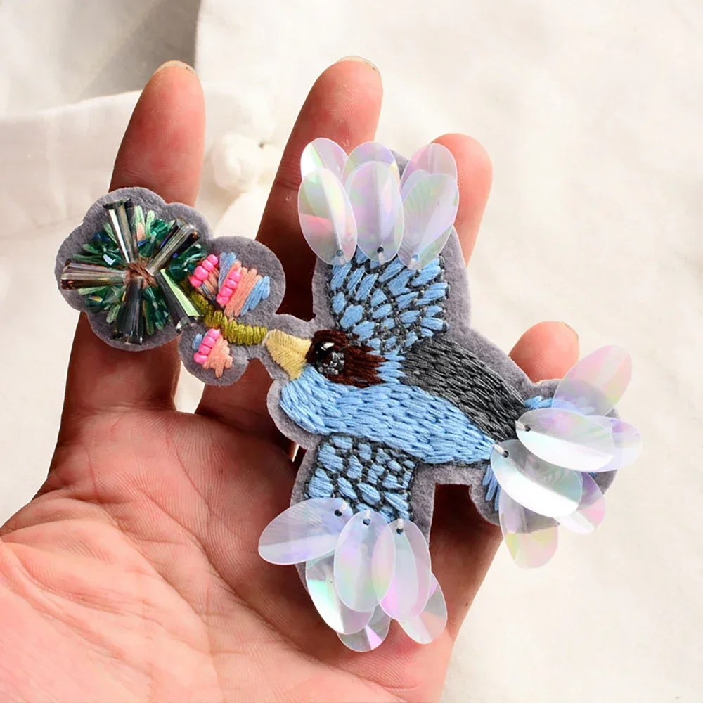 Parches de lentejuelas con cuentas de pájaros hechos a mano, pegatinas de tela para coser, apliques de pájaros, pegatina de lentejuelas 3D DIY en la ropa, decoración de abrigos - imagen 2
