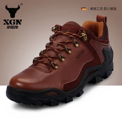 XGN-zapatos de senderismo de piel de vaca para hombre, botas de caza impermeables, botas militares tácticas de combate en el desierto, zapatillas de trekking antideslizantes para caminar