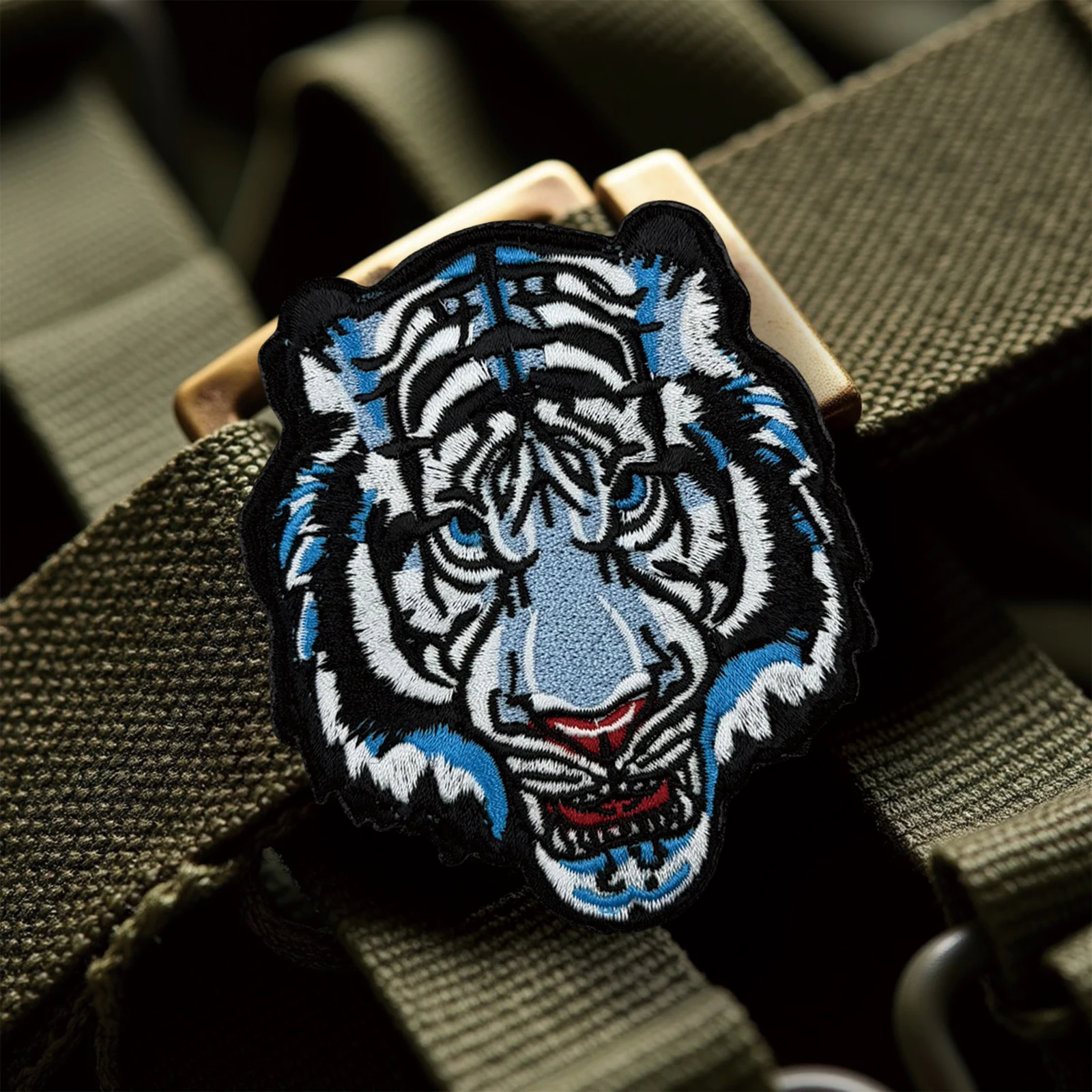 Parche de Velcros con cabeza de tigre azul, insignia bordada con gancho y bucle para mochila táctica Molle, chaqueta y gorras - imagen 4
