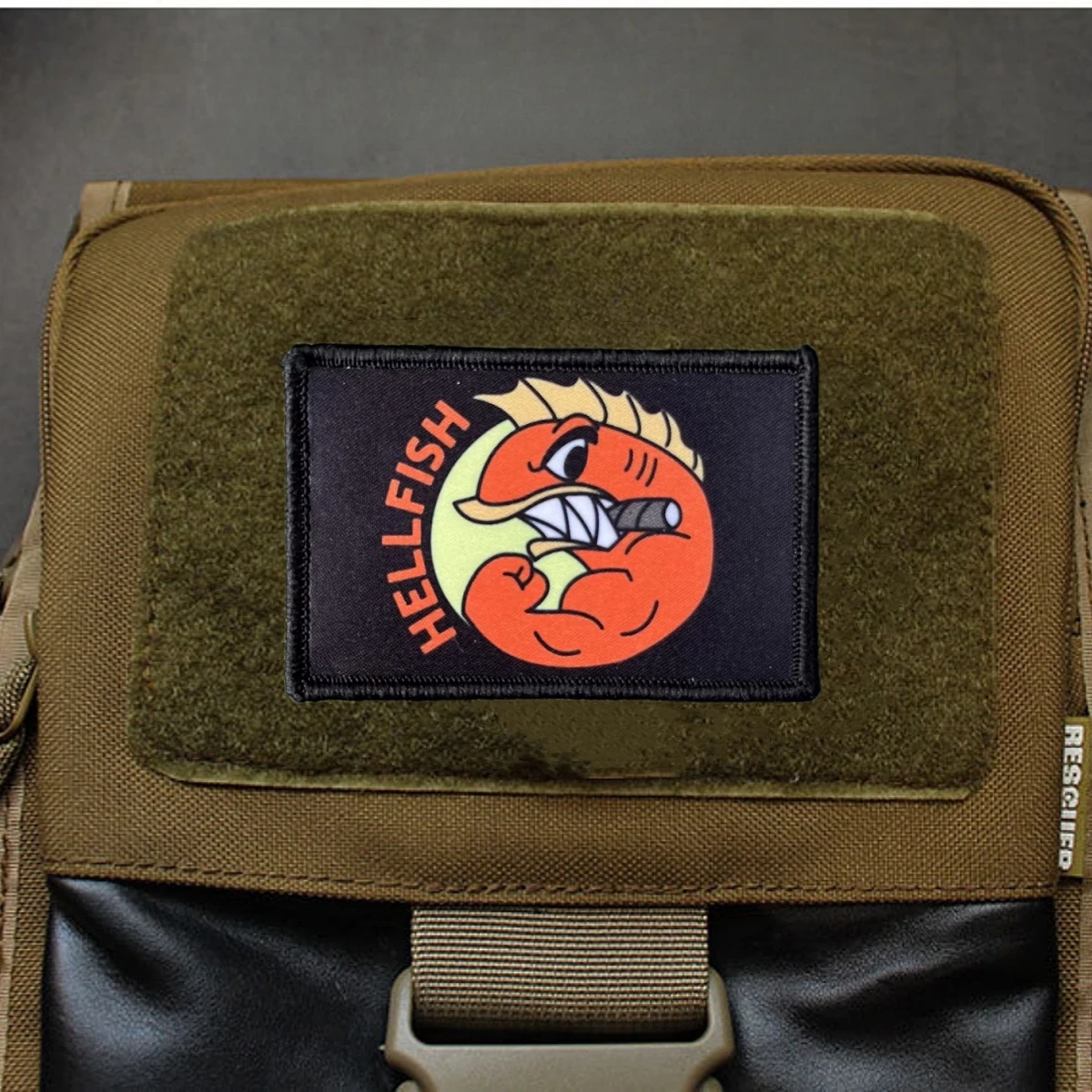 Parche de gancho y bucle impreso Hellfish de lucha, insignia de moral de pez táctico, brazalete, accesorios para mochila, pegatinas - imagen 4