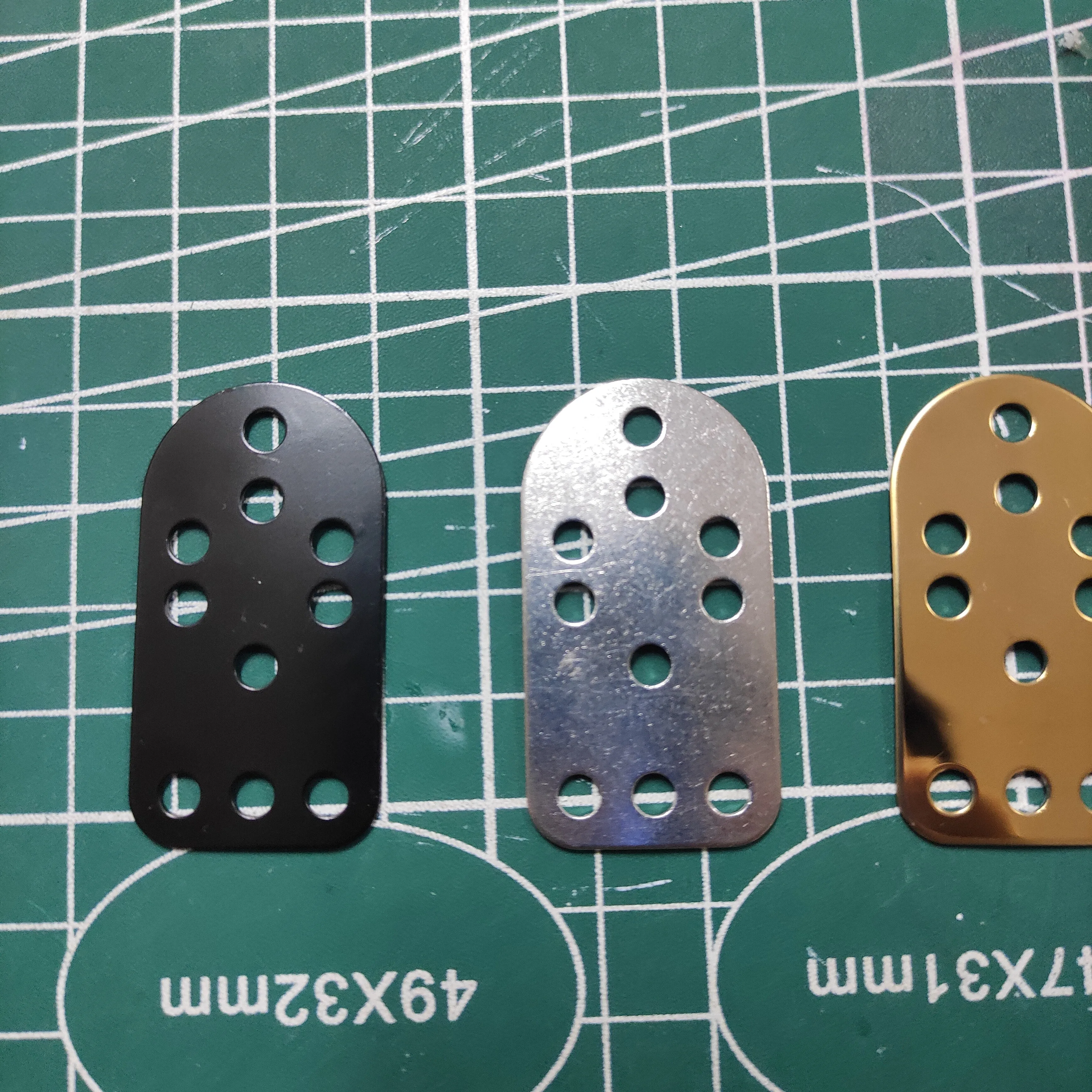 Placas de armadura pequeñas en acero inoxidable para montaje - imagen 4