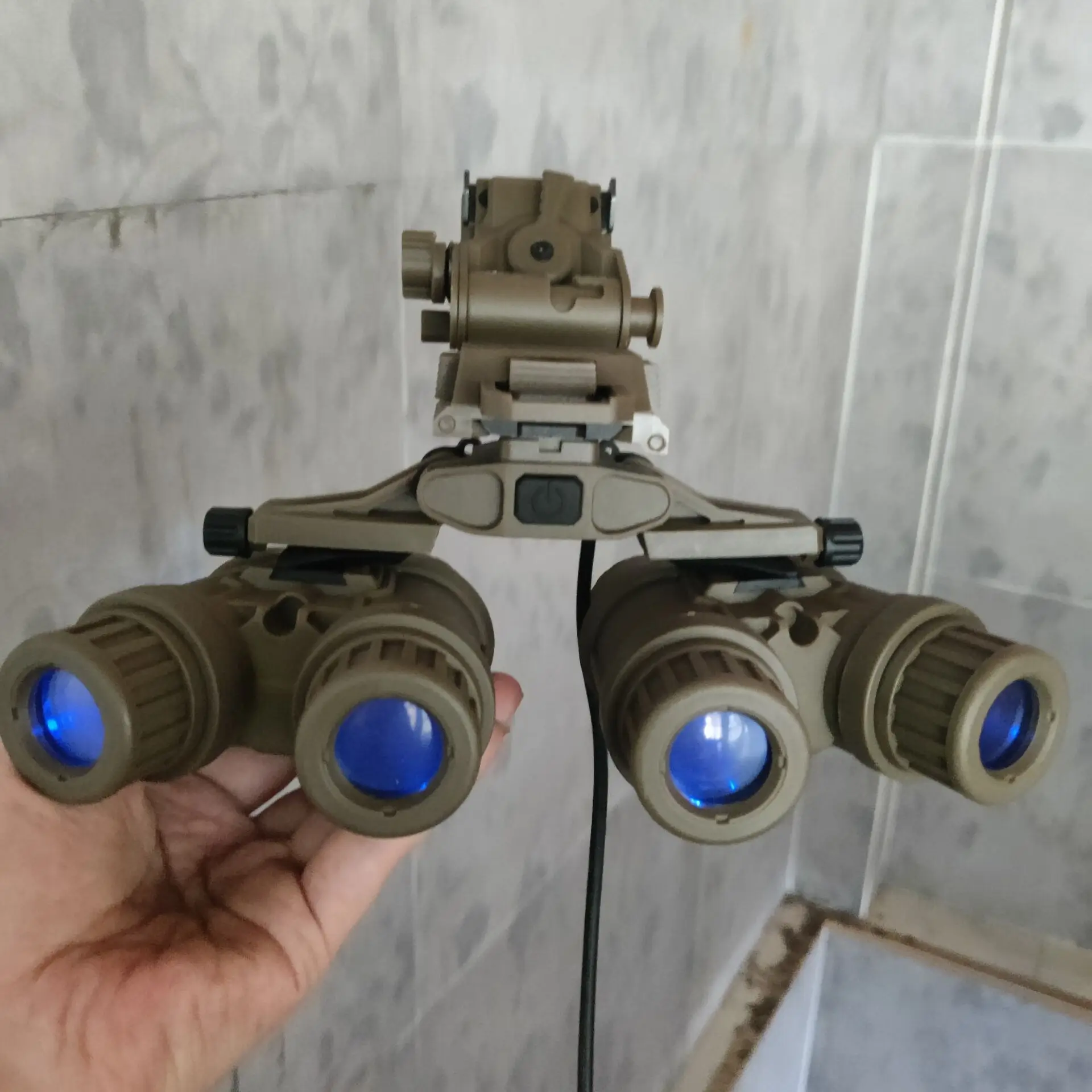 Versión luminosa GPNVG-18 modelo NVG de cuatro ojos Airsoft plegable lateral dispositivo de visión nocturna panorámica modelo para casco de tiro de caza - imagen 2
