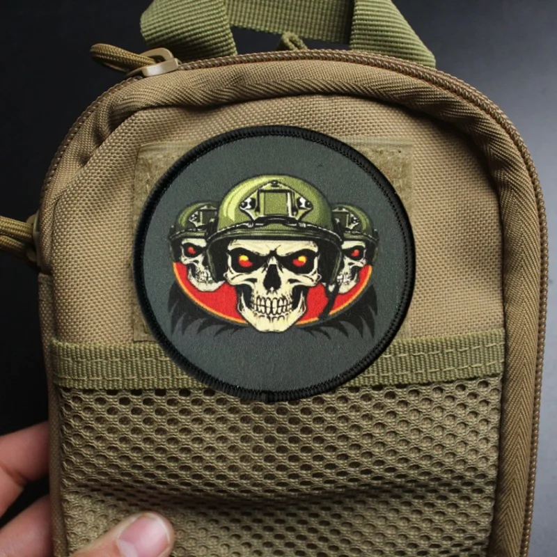 Parche de insignia de moral táctica de calavera para ropa, brazalete con estampado violento, gancho, parches militares, pegatina decorativa para mochila - imagen 4