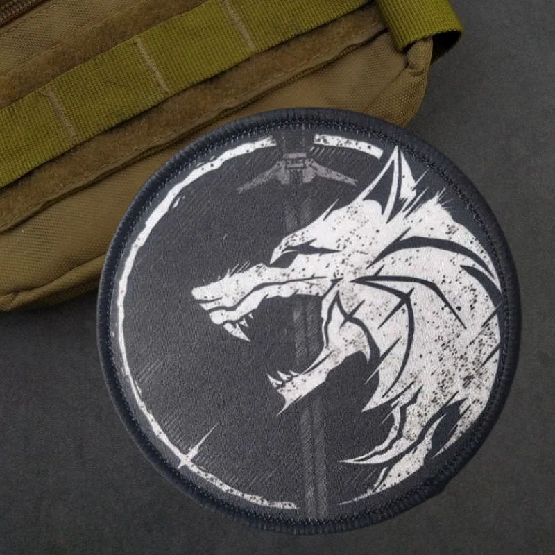 Parche con estampado de la espada de la justicia y el lobo, insignia de moral con gancho y bucle táctico, pegatinas decorativas para mochila, parches para brazalete para ropa - imagen 5