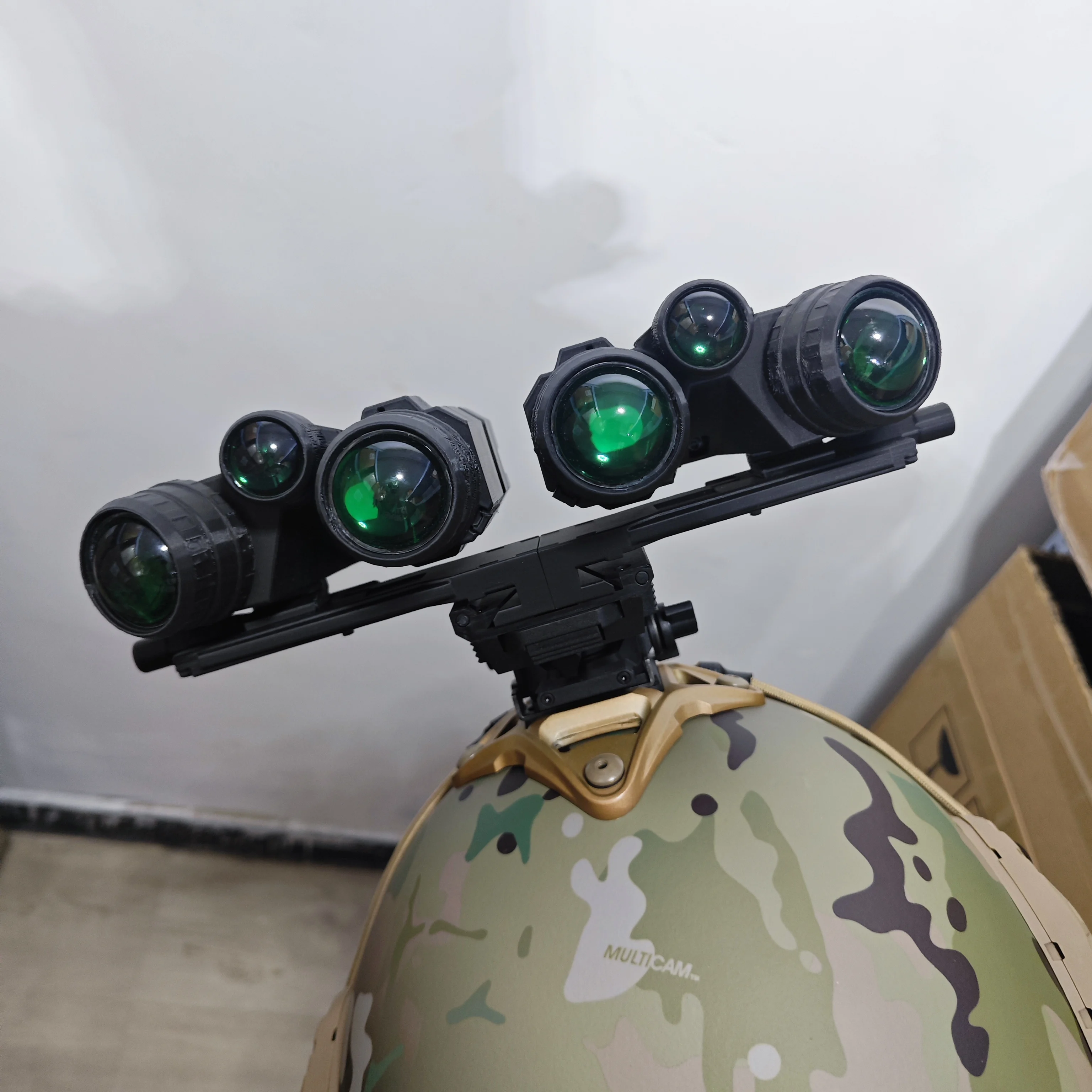 Nuevo dispositivo de visión nocturna de seis ojos GPNVG para exteriores, versión no funcional, modelo de vestidor - imagen 4