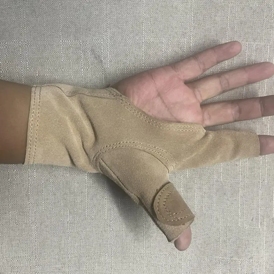 Guantes de velocidad de arco tradicional de cuero de vaca para exteriores, almohadilla para el pulgar, extractor de cuerda engrosado, guantes de tiro con arco - imagen 2