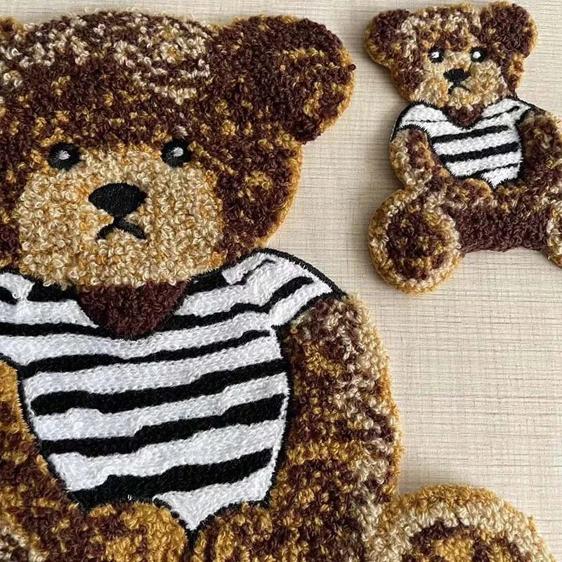 2 uds/insignias de oso de peluche, apliques de chenilla para ropa, parche para niños, bordado de oso marrón a rayas de dibujos animados, parches para coser para ropa - imagen 3