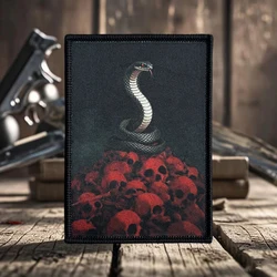 Parche táctico serpiente cobra calavera roja con gancho y bucle