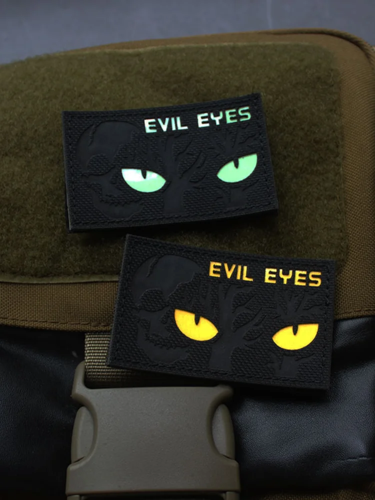 Brazalete adhesivo con grabado láser que brilla en la oscuridad de la bandera pirata Edward - imagen 5