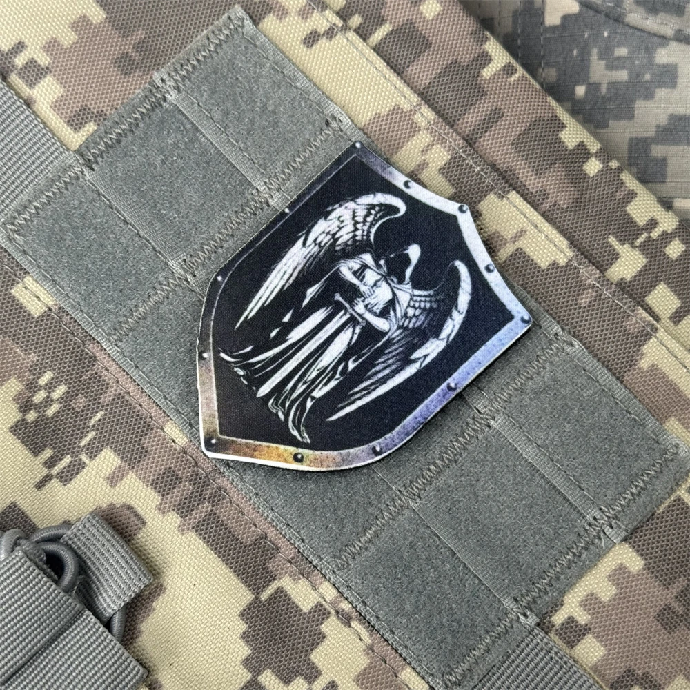 Parche táctico militar chevron ángel castigador con gancho y bucle - imagen 2