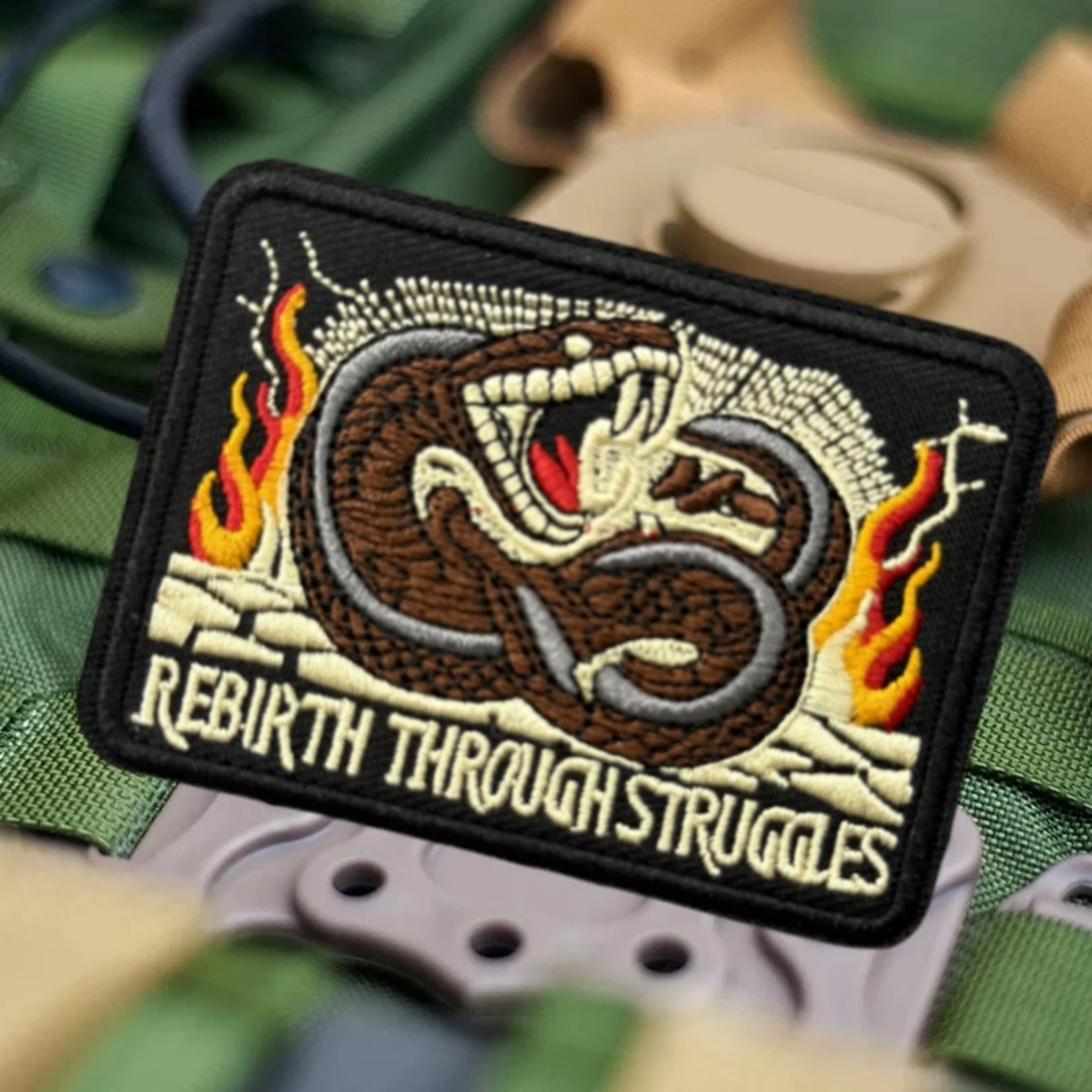 Parche de renacimiento a través de Struggles, insignia de moral de serpiente táctica, pegatina para mochila militar, parches de bucle de gancho bordados para ropa - imagen 3