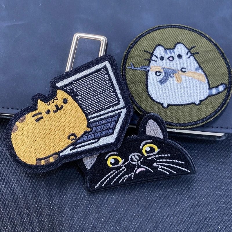 Lindo gato de computadora bordado en la ropa, gancho y lazo, táctica de pistola, insignia de moral de gato, parches, pegatinas tácticas militares de mochila - imagen 2