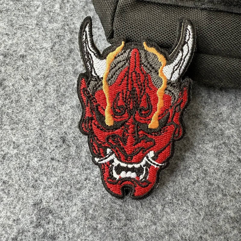 Parche táctico de fantasma japonés "ONI", insignia de moral bordada con gancho y bucle, brazalete militar, pegatinas para mochila