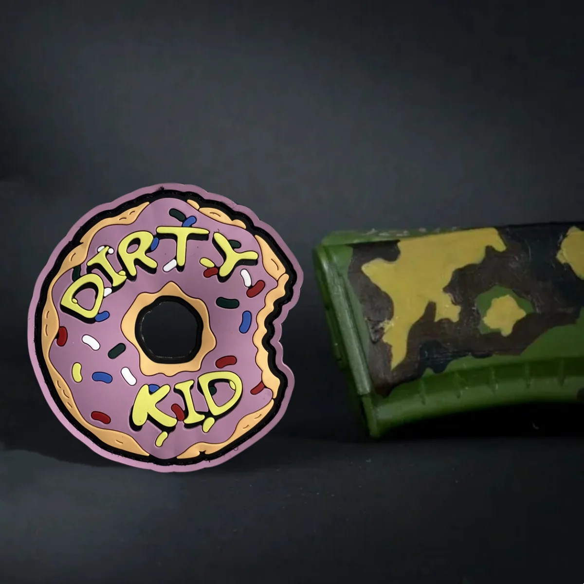 Hard To Find/RARE Dirty Kid Donut PVC parche táctico gancho y bucle no superficie WRMFZY FOG GWA mochila militar accesorios pegatina - imagen 2