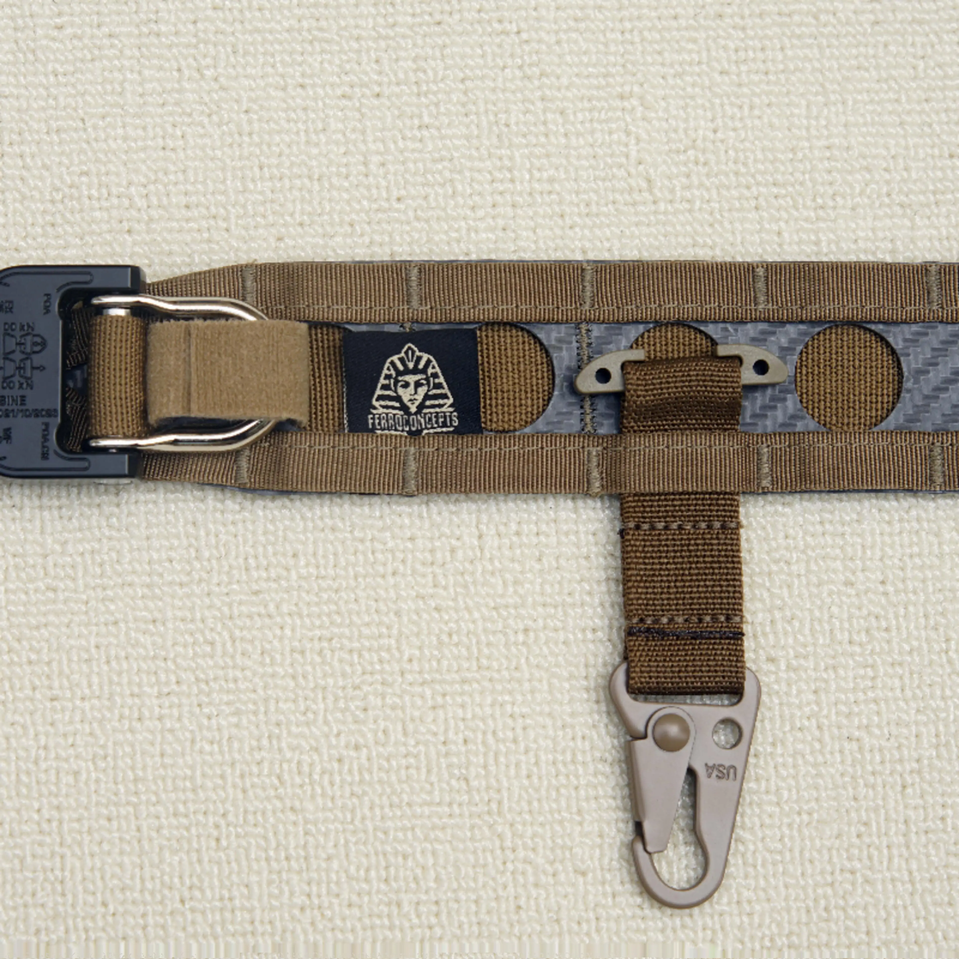 El sistema táctico MOLLE puede utilizar un gancho de suspensión, un gancho de sellado de cintura y un gancho multifuncional. - imagen 2