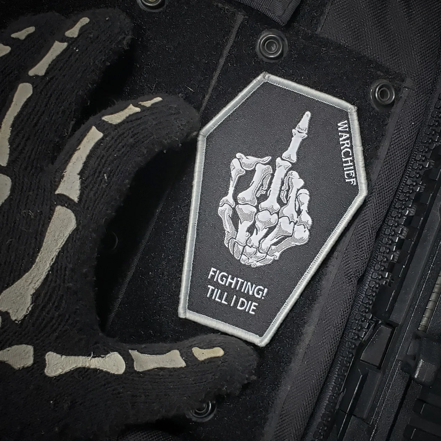 Chief Fearless-brazalete táctico bordado de combate, insignia de moral de dedo de Calavera, parches militares, Parche de gancho y bucle para sombreros de mochila - imagen 2