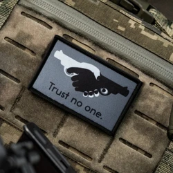Parche divertido Trust No One, insignia de moral táctica, parches de gancho y bucle impresos para ropa, pegatina para mochila del ejército militar