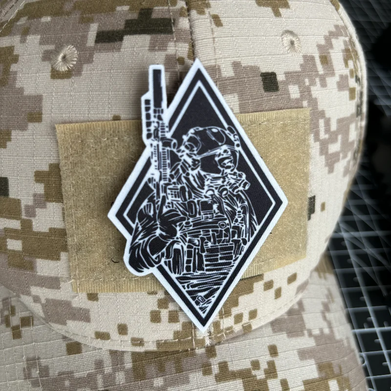 Parche táctico de soldado de pistola, protege lo que es tuyo, insignia de moral de Rifleman, parches de impresión, gancho y bucle, pegatina para mochila militar - imagen 3