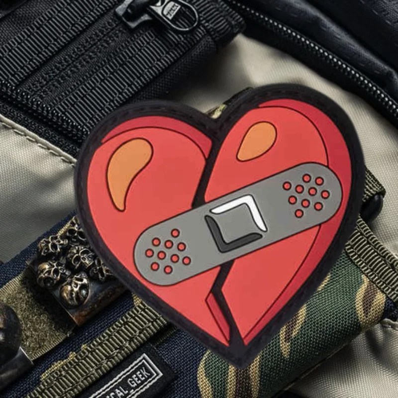 Parche de PVC 3D "Corazón agrietado", chaleco táctico, sombreros con gancho y bucle, insignia de moral, mochila, pegatinas decorativas, parches para brazalete para ropa - imagen 2