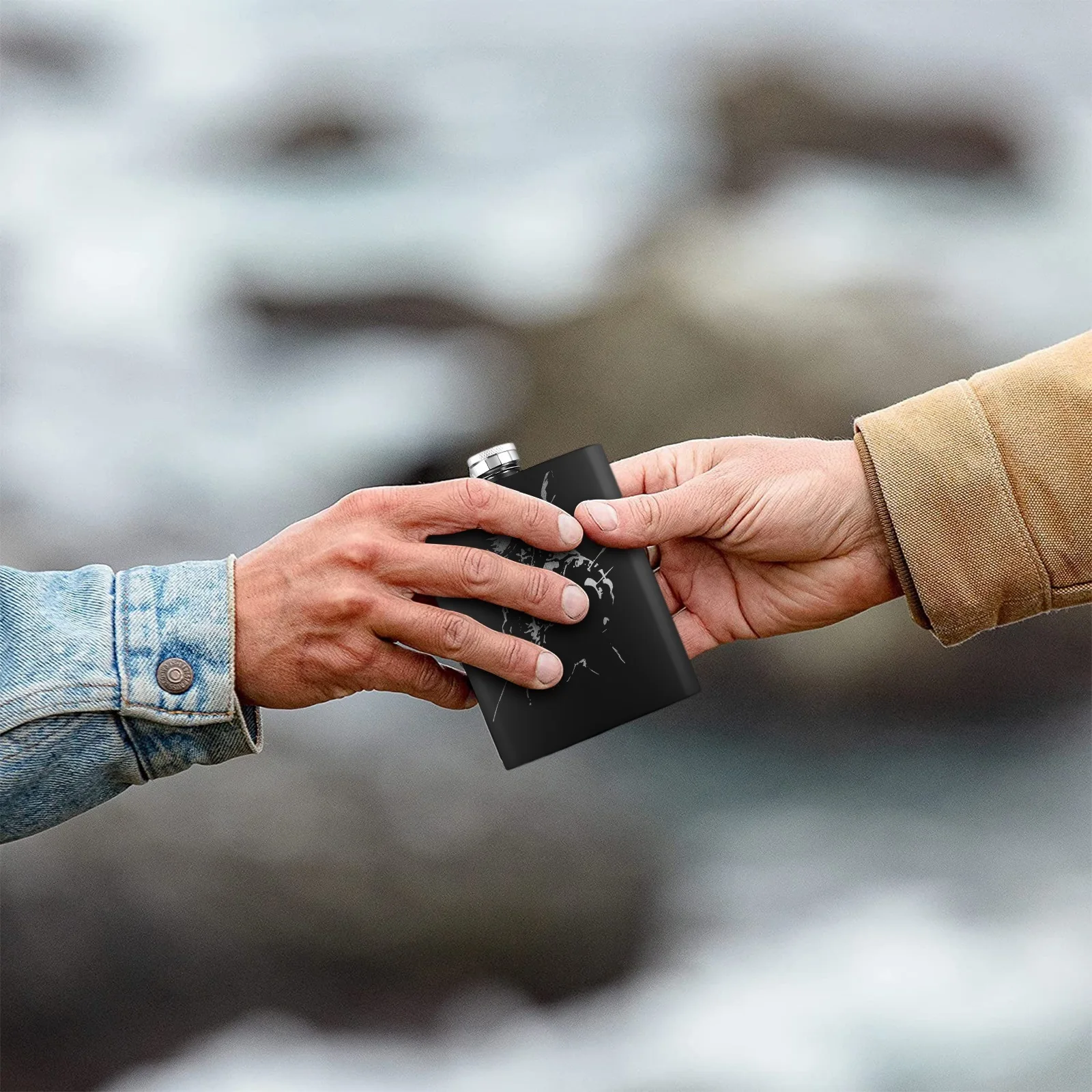 Frasco de bolsillo de acero inoxidable 304 para hombre, frasco de 8 Oz, personalizado, grabado con láser, negro mate, tapa a prueba de fugas - imagen 4