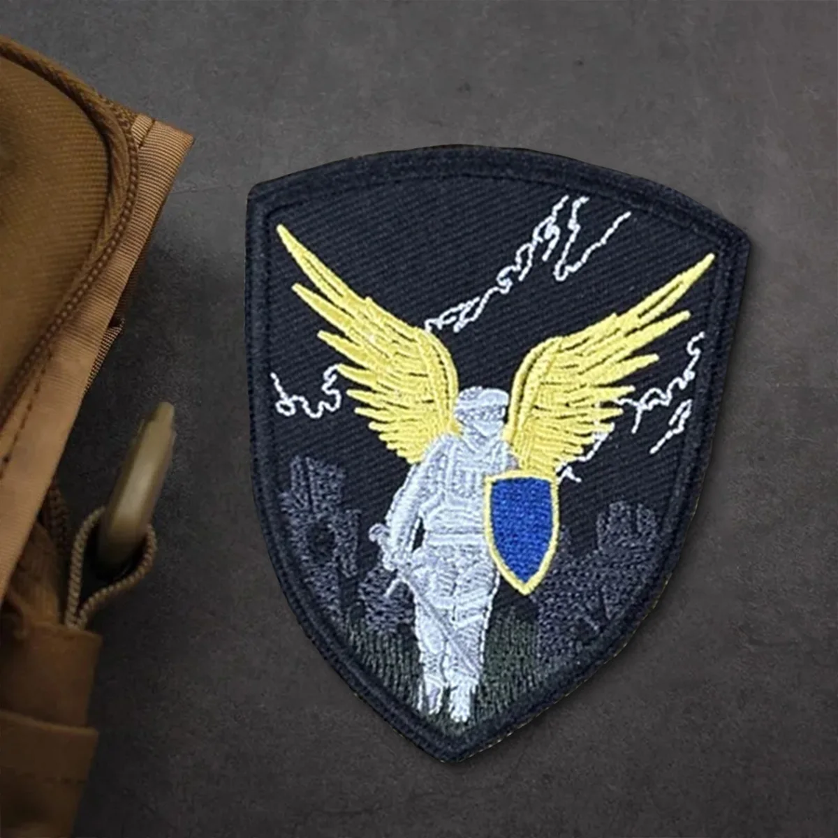 Parches tácticos The Warrior of Wing, parche bordado con gancho y bucle, insignia de moral militar, apliques de combate, pegatinas para mochila - imagen 2