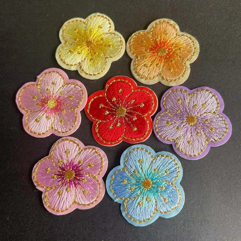 10 unidades/3,5 CM Mini pegatinas de tela de flor de ciruelo caminos autoadhesivos, apliques de tela bordados para ropa, parche de reparación - imagen 4