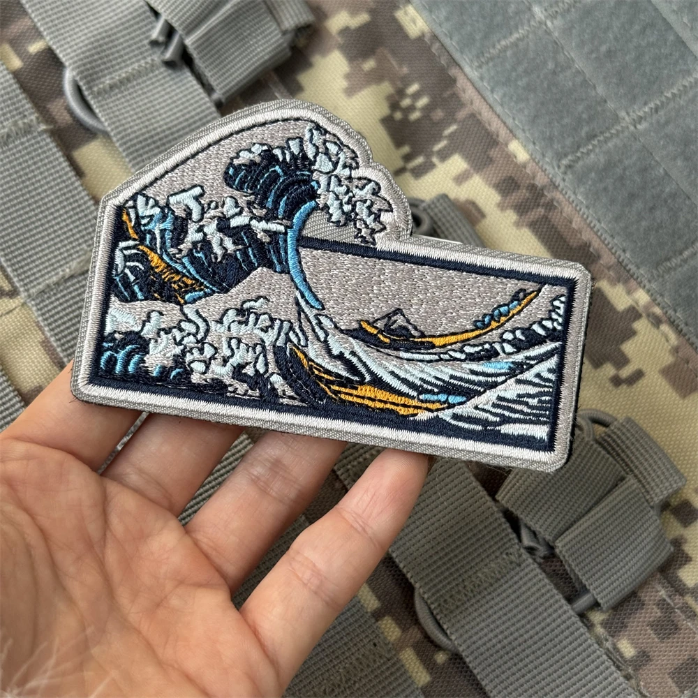 Parche de ondas en el océano, insignia de moral táctica, parches bordados de gancho y bucle para ropa, equipo militar, pegatina para casco - imagen 3
