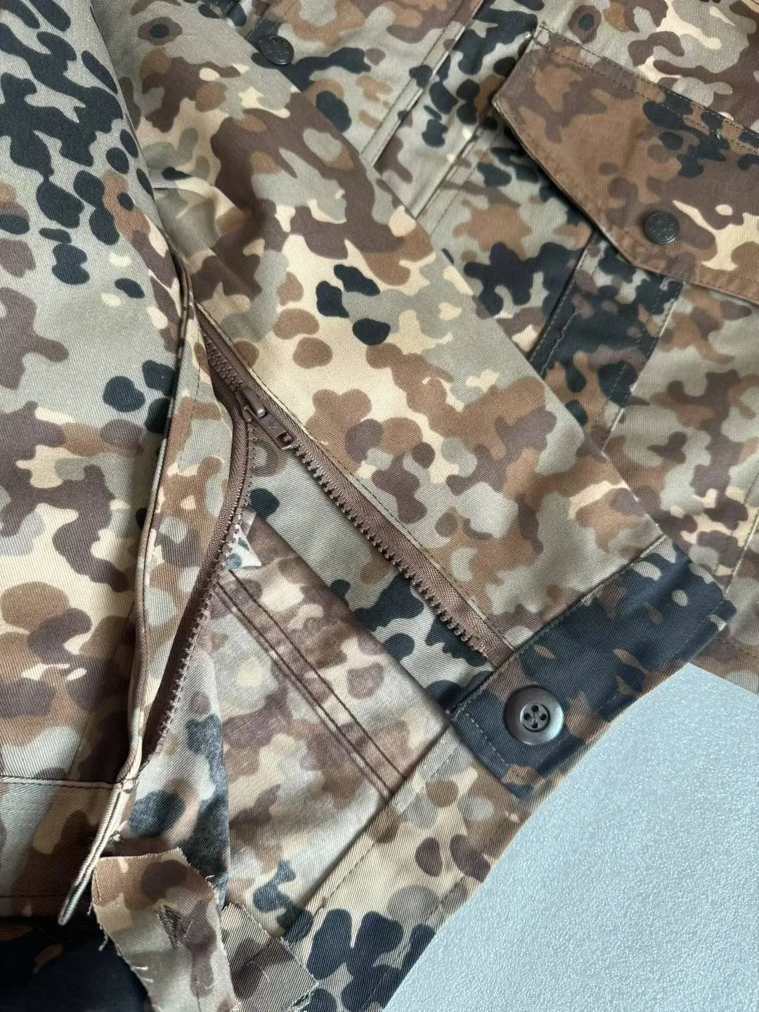 Ropa de entrenamiento táctico al aire libre, brazaletes, conjunto de traje de camuflaje para senderismo y caza. - imagen 3