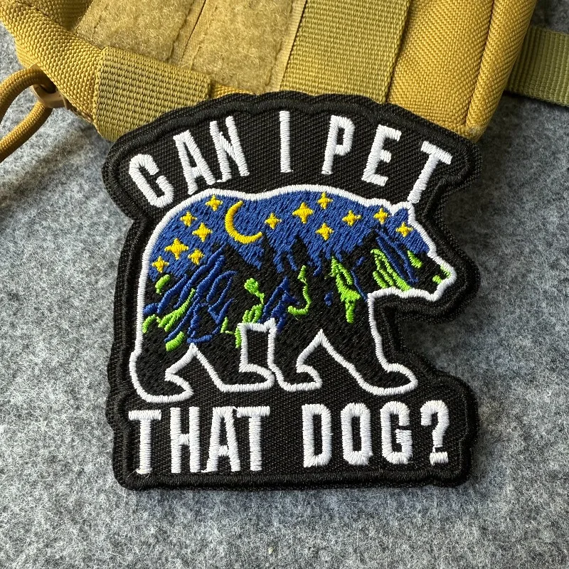 ¿Puedo mascota ese perro? Parche divertido oso negro y montañas aventura parches bordados para mochila sombrero, chaquetas accesorios DIY - imagen 3
