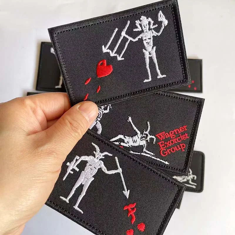 Emblema de la bandera pirata Barba negra Edward Teach insignia táctica apliques de tela parche de gancho y bucle bordado para brazalete, mochila - imagen 3