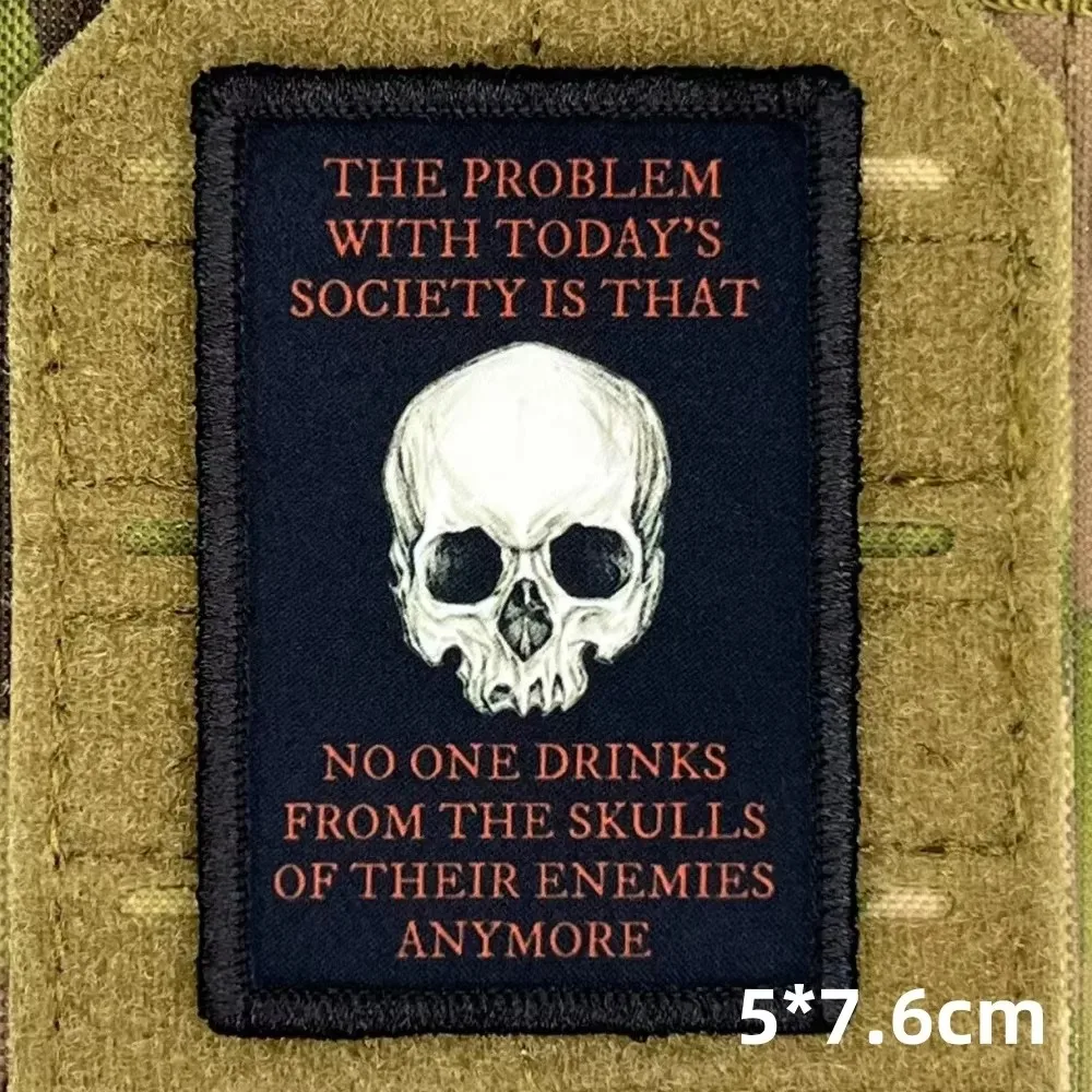 De Society van vandaag... Moreel Tactische Patches Kleding Gedrukt Klittenband Patch Militaire Schedel Vlag Badge Armband Rugzak Stickers - imagen 5