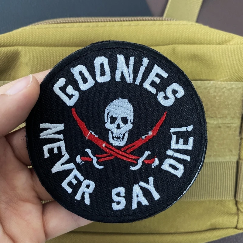 Calavera escuadrón del espacio fuerte bordado Hook & Loop Goonies Never Say Diei Skull Double Sword Badge Iron Swords Tactical Patches - imagen 5