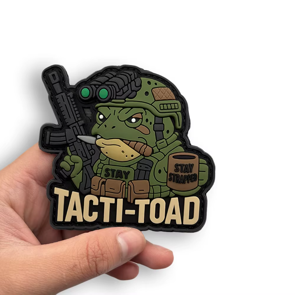Parche táctico PVC sapo – Emblema de moral con velcro para mochila - imagen 4