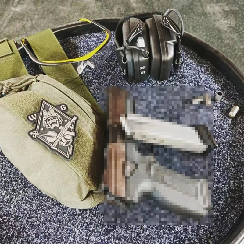 Parche luminoso de PVC de Victor Frankenstein, insignia táctica de calavera de científico de terror de ciencia ficción para decoración de bolsa de ropa - imagen 5