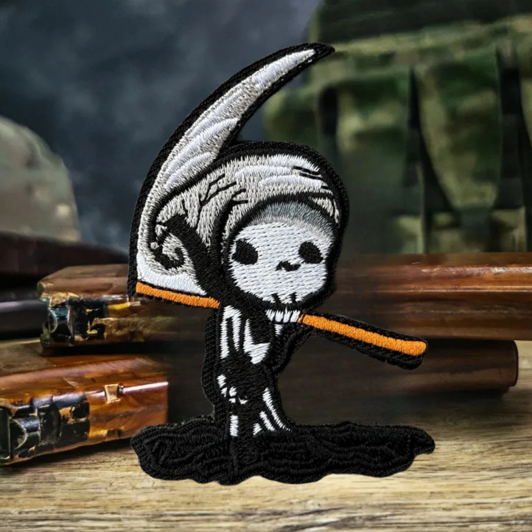 Parche Little Grim Reaper, insignia de moral táctica, lindas parches bordados góticos Punk de la muerte para ropa, pegatina de equipo militar - imagen 5