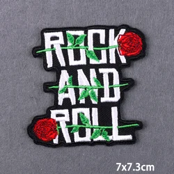 Parche bordado estilo rockero conejo terror y vino para ropa