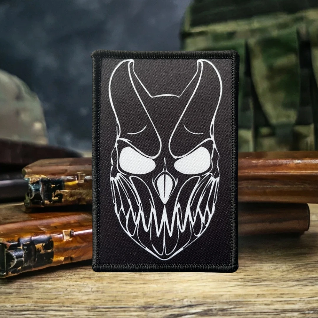 Máscara de diente de diablo, insignia de moral de Chevron, parche de gancho y bucle con estampado de esqueleto, brazalete del ejército militar, pegatina de embalaje trasero - imagen 2