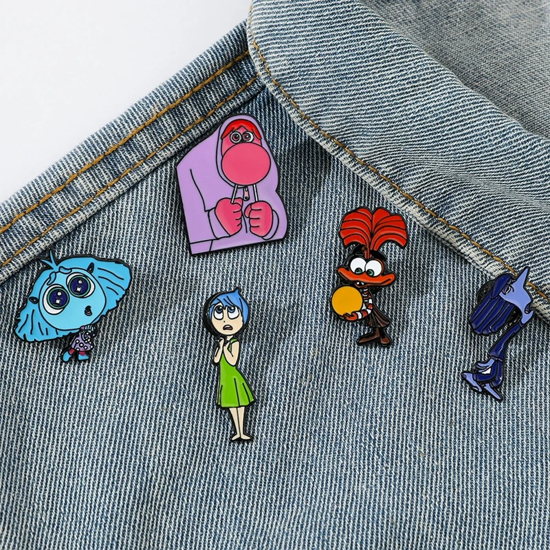Nuevo broche Inside Out de Disney, personaje de dibujos animados de Anime, bonito Pin esmaltado, mochila Intensa Mente, ropa, insignia de Metal, regalo - imagen 2