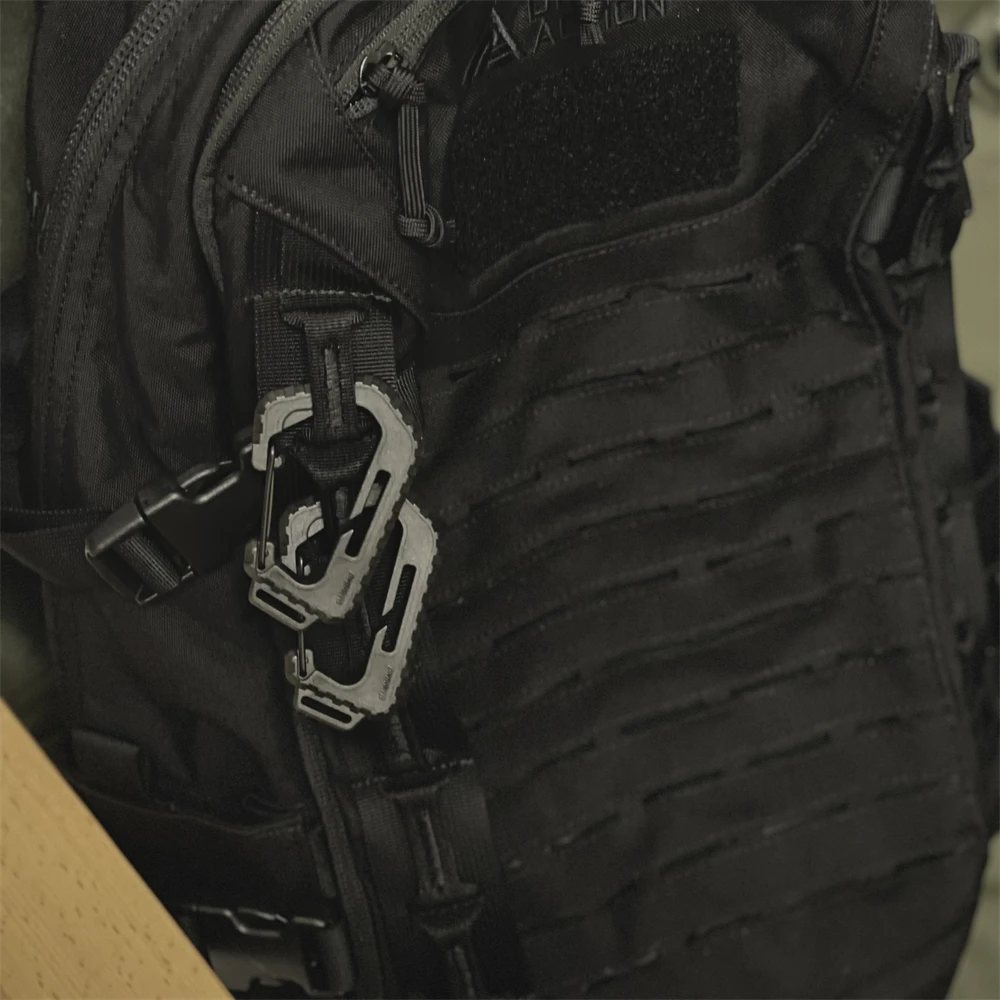 Llavero táctico multifuncional de gancho rápido, hebilla en D, luminoso, supervivencia, guante, mochila, accesorios de bricolaje - imagen 5