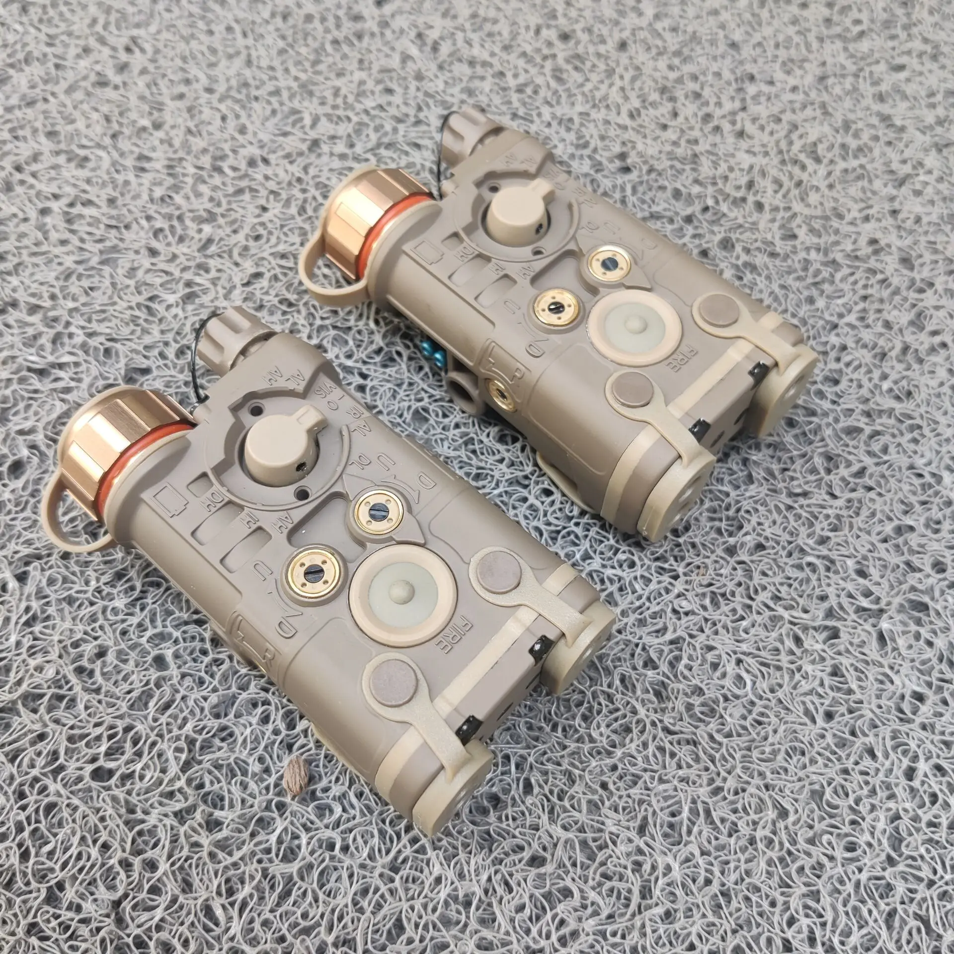 LA-23 LAB PEQ-NGAL versión de nailon láser rojo/láser verde de próxima generación + luz blanca LED con láser IR para equipo de tiro al aire libre - imagen 4