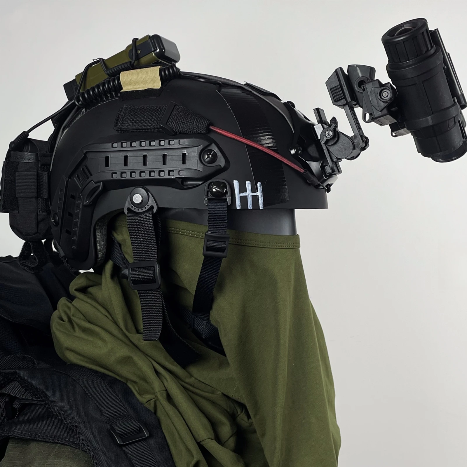 Conjunto de casco Airsoft para Cosplay COD, casco fresco con gafas de visión nocturna, luz de señal táctica, máscara de casco de juego BBS para exteriores - imagen 3