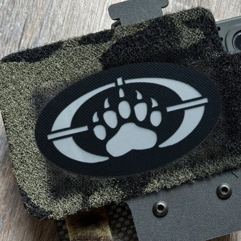 Parche de insignia enojada táctica reflectante con garra de oso de agua negra, brazalete con personalidad, gancho y bucle, mochila militar, pegatinas para sombrero - imagen 3