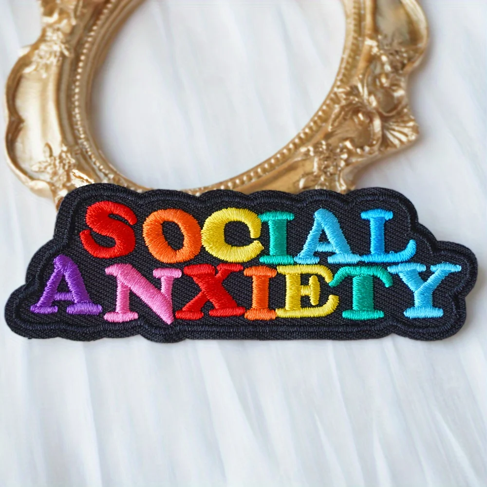 Meme divertido "ANXIETY SOCIAL", parche bordado de Color arcoíris, apliques para planchar/coser, reparación de insignias para ropa DIY, 1 ud. - imagen 5