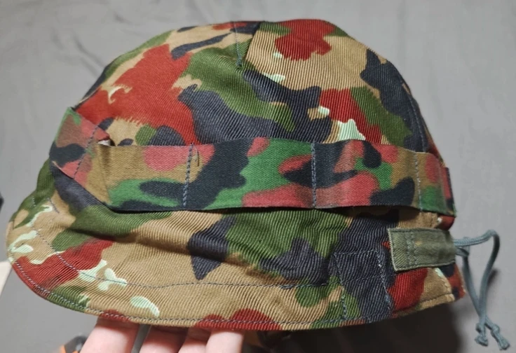 Tela de cubierta de casco de camuflaje manchado de sangre suiza para casco de acero M71/casco de acero M18