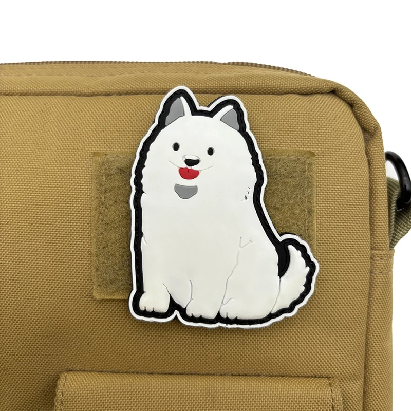 Parche de gancho y bucle de cachorro blanco de dibujos animados, accesorios de PVC, parches de perro lindos brillantes, insignia moral al aire libre, insignias tácticas de ropa - imagen 3