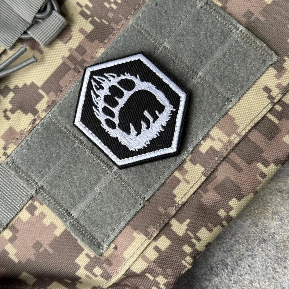 Parche táctico garra de oso bordado con velcro para mochilas