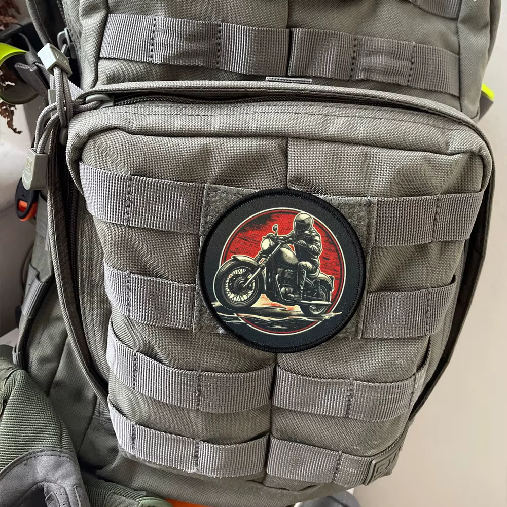 Parche táctico de morale chevron con velcro para mochila y airsoft - imagen 2